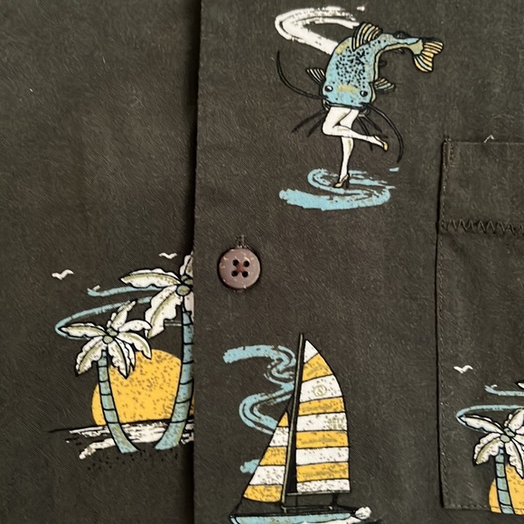 Salty Crew button down short sleeve shirt. - Picture 2 of 5